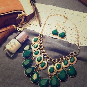 Green and Gold Statement Necklace Set